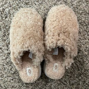 Uggs Women’s Maxi Curly Platform Slippers